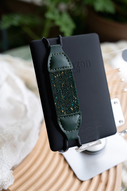 Kittentailor elastic Kindle strap - Relieve hand cramps and pinky fatigue - Ergonomic reading accessory for arthritis.